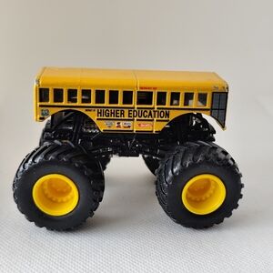 Hot Wheels Monster Jam Truck Higher Education Cool Bus School Bus Diecast 1:64